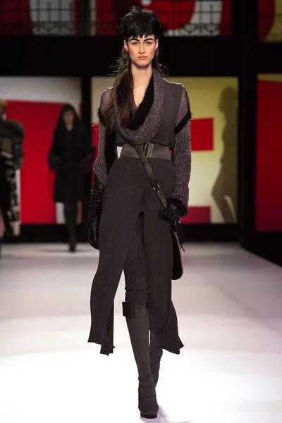 Look 28
